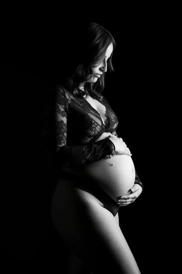 Séance photo grossesse au studio de Vertou, près de Nantes, Sonia Photographe
