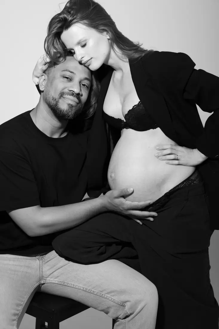 Séance photo grossesse au studio de Vertou, près de Nantes, Sonia Photographe