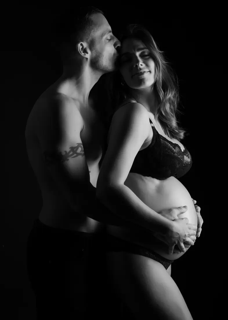 Séance photo grossesse au studio de Vertou, près de Nantes, Sonia Photographe