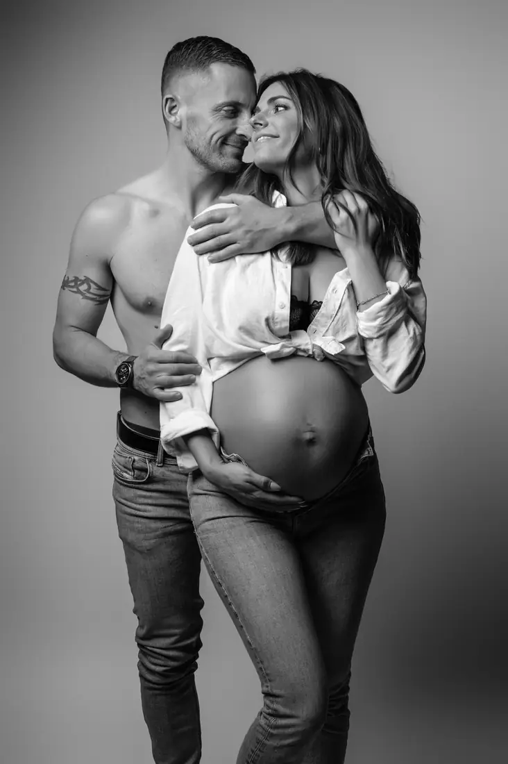Séance photo grossesse au studio de Vertou, près de Nantes, Sonia Photographe