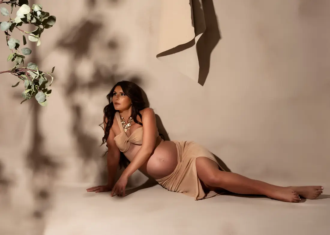 Séance photo grossesse au studio de Vertou, près de Nantes, Sonia Photographe