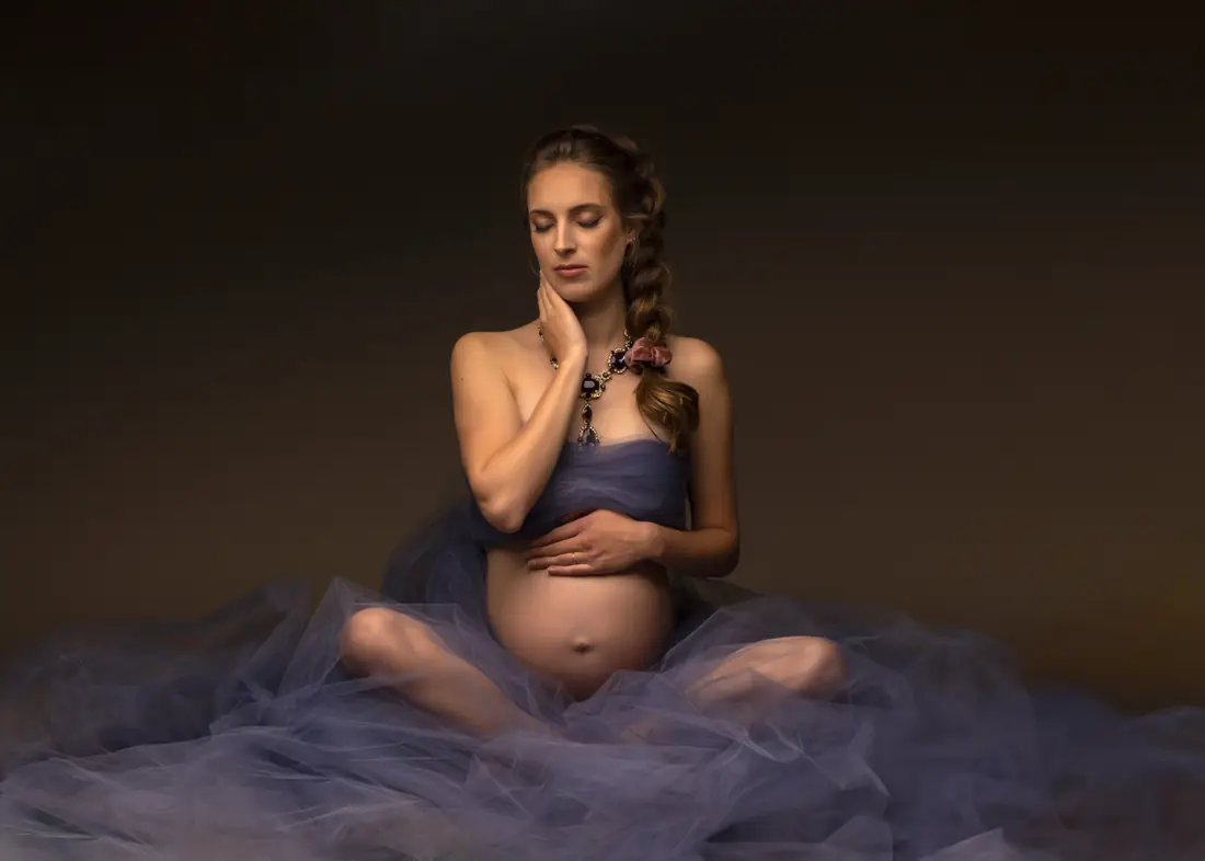 Séance photo grossesse au studio de Vertou, près de Nantes, Sonia Photographe